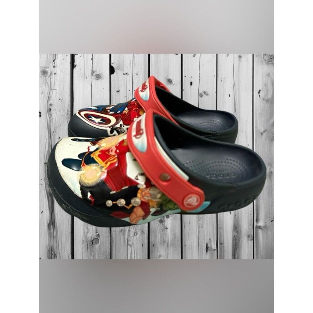 CROCS Kids Marvel Avengers Clog Sandals - Black and Red 12 - Picture 4 of 9